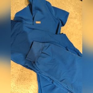 FIGS Scrubs, XS top, M pants great condition